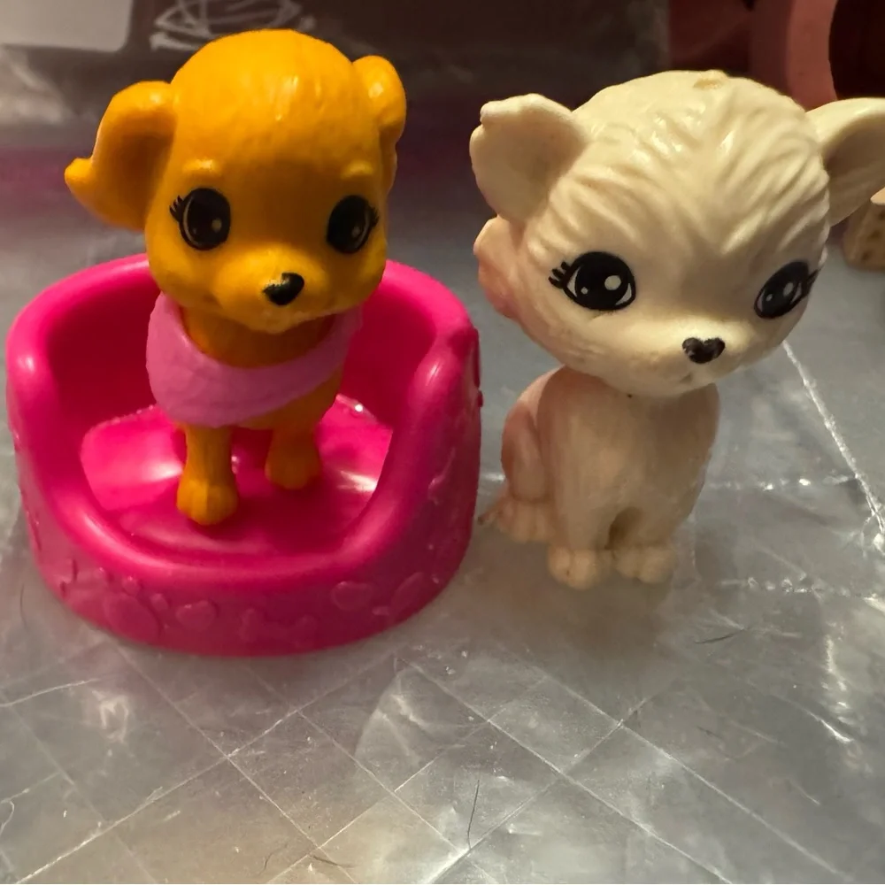 Barbie Stacie pets Taffy pup & Serafina cat W/ princess bed